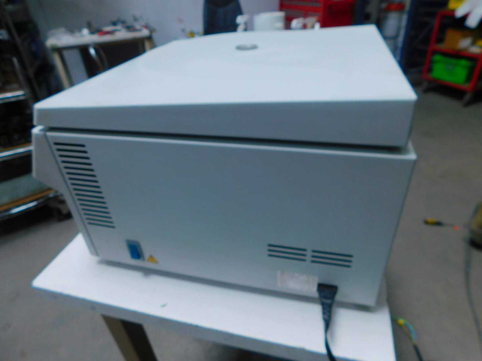 EPPENDORF 5804 CENTRIFUGE - LAB & SCIENTIFIC
