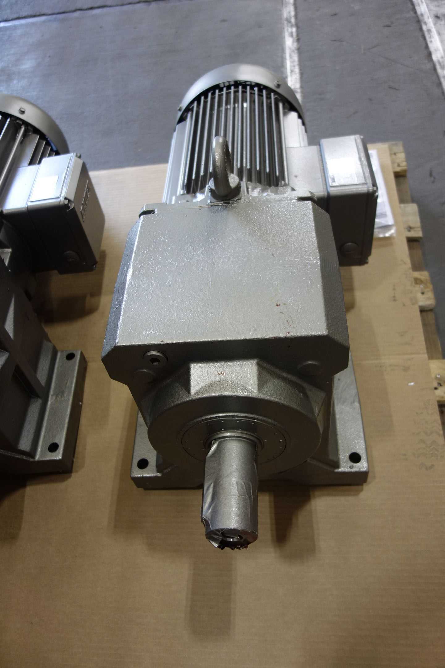 LOT OF 2 BAUER GEARMOTORS - GEARMOTOR