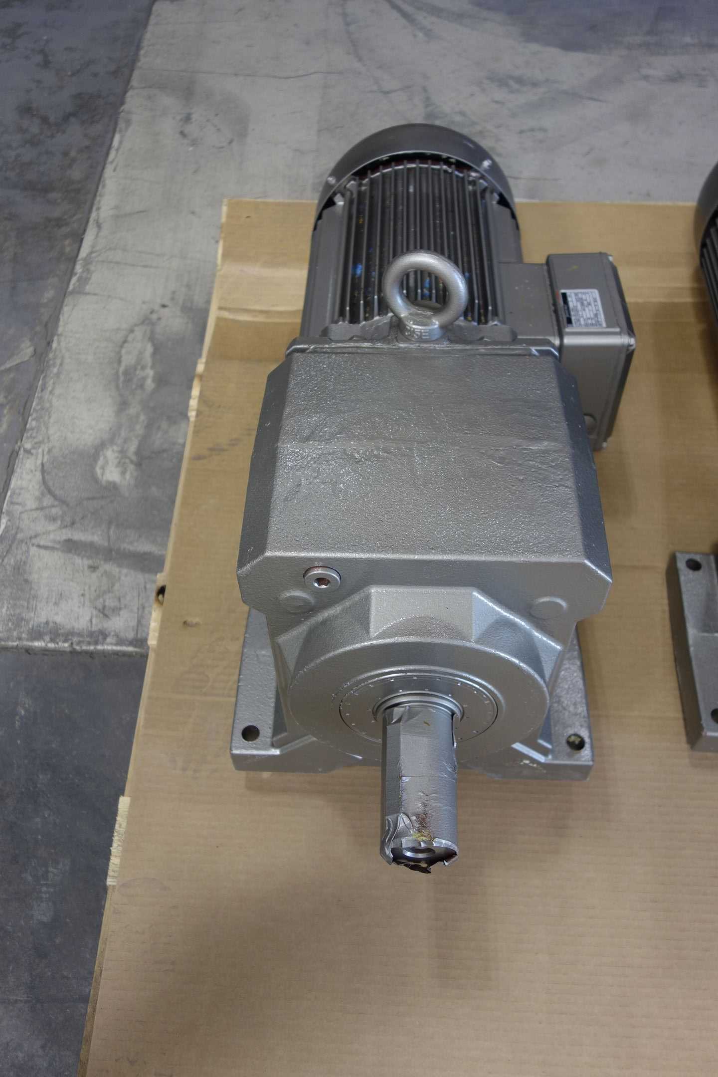 LOT OF 2 BAUER GEARMOTORS - GEARMOTOR