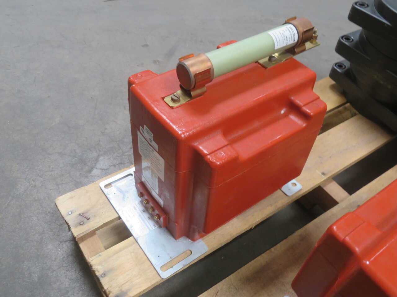 INSTRUMENT TRANSFORMERS PTW4-1-75-SD02013FD TRANSFORMER W FUSE 9F60BDD002 T272040 - POWER TRANSFORMERS
