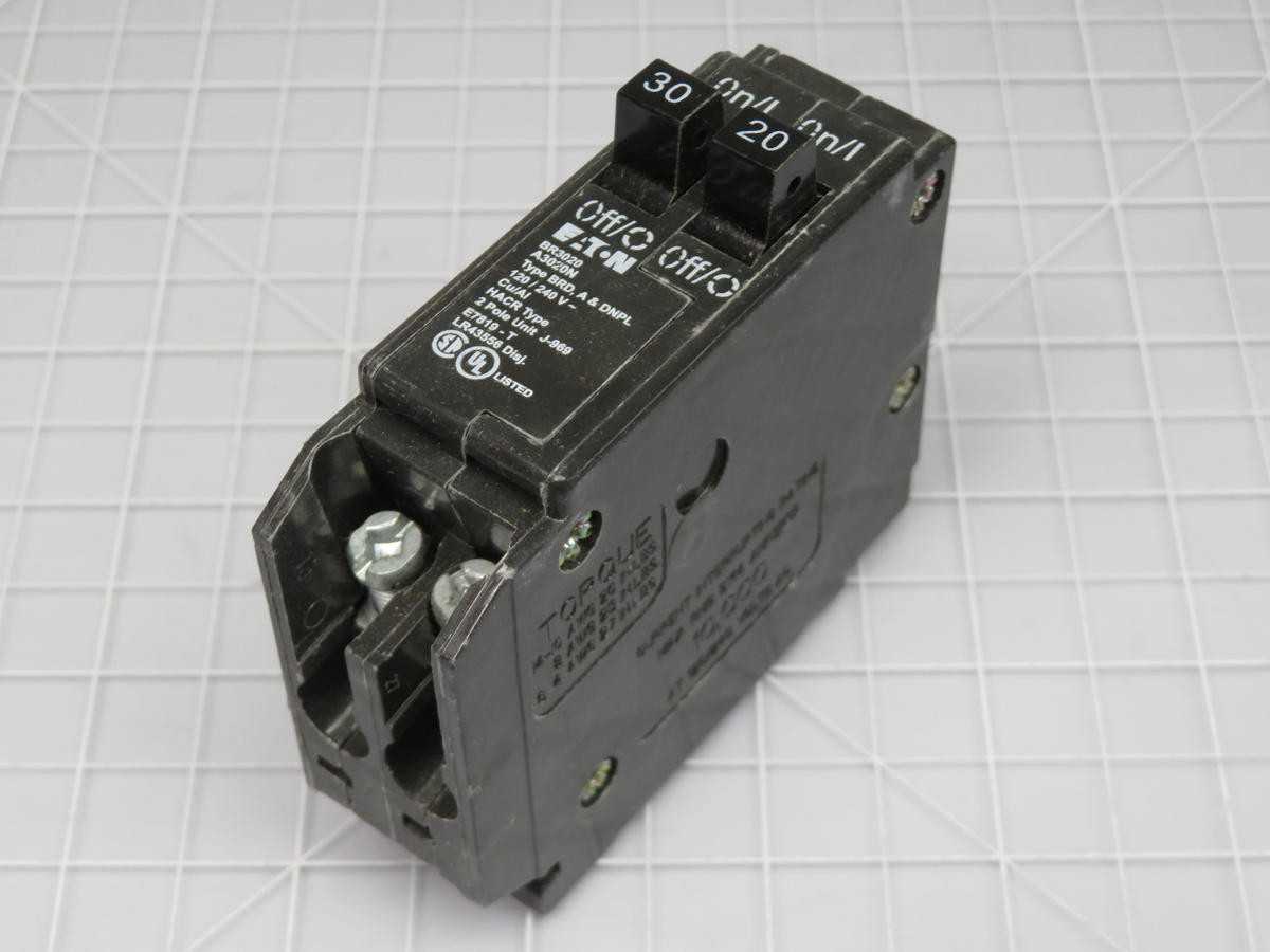 LOT OF 10 EATON BR3020 DUPLEX CIRCUIT BREAKER 30A/1P 20A/1P TYPE BRD 2 POLE T192252 - CIRCUIT BREAKERS