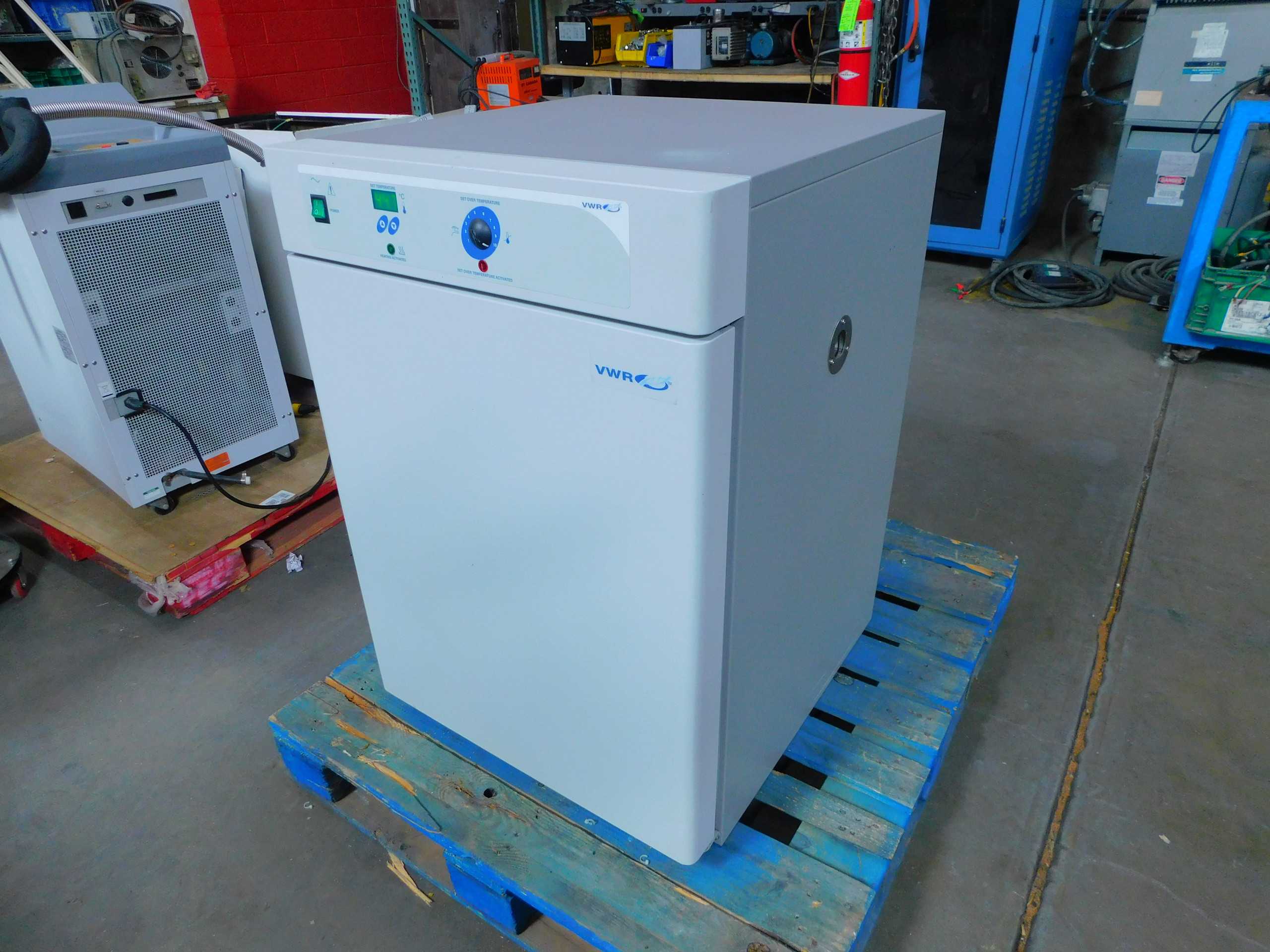 VWR 1545 Digital Incubator For Precise Temperature Control - LAB & SCIENTIFIC