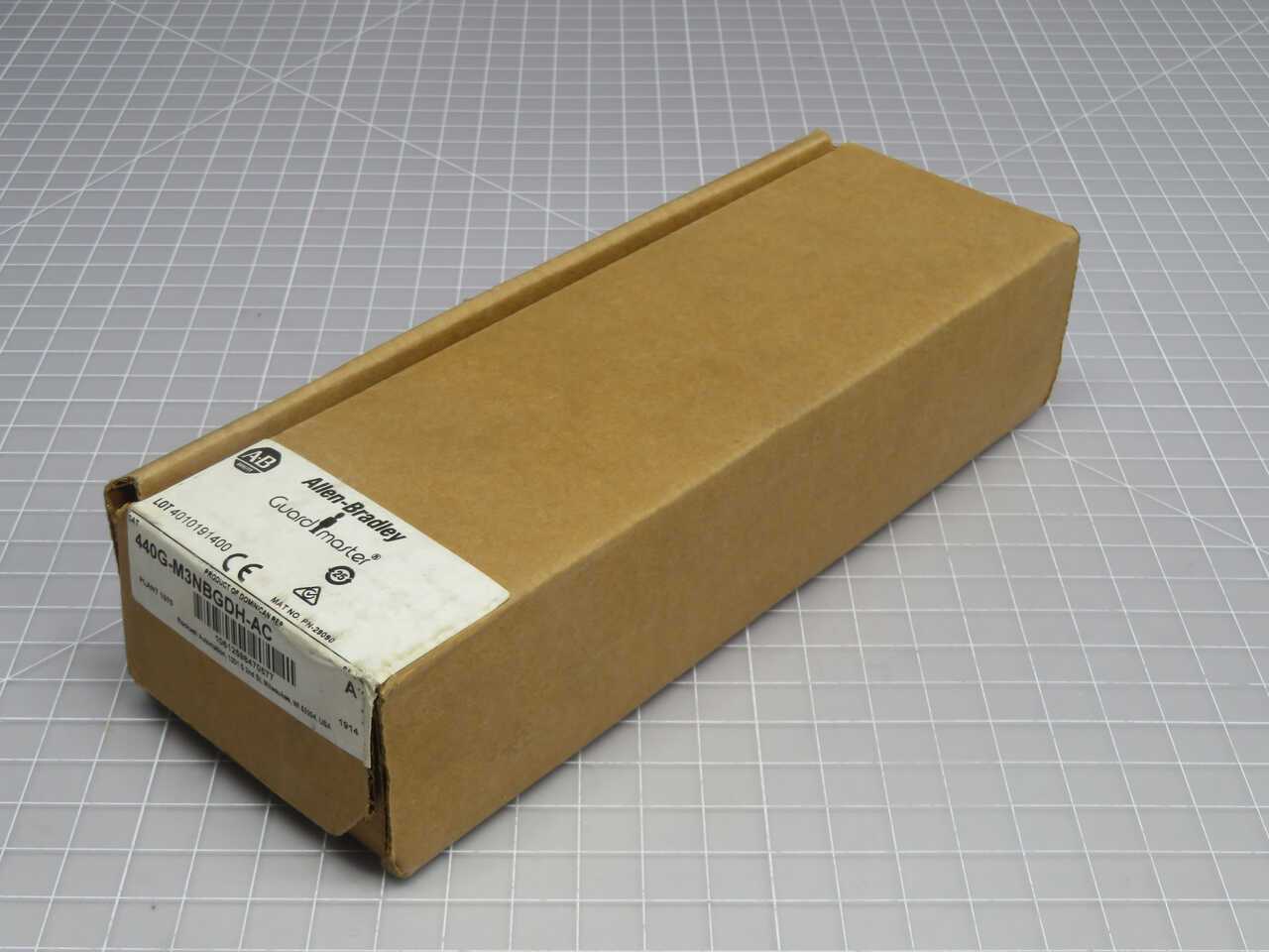 ALLEN BRADLEY 440G-M3NBGDH-AC SAFETY SWITCH T269496 - SWITCHES