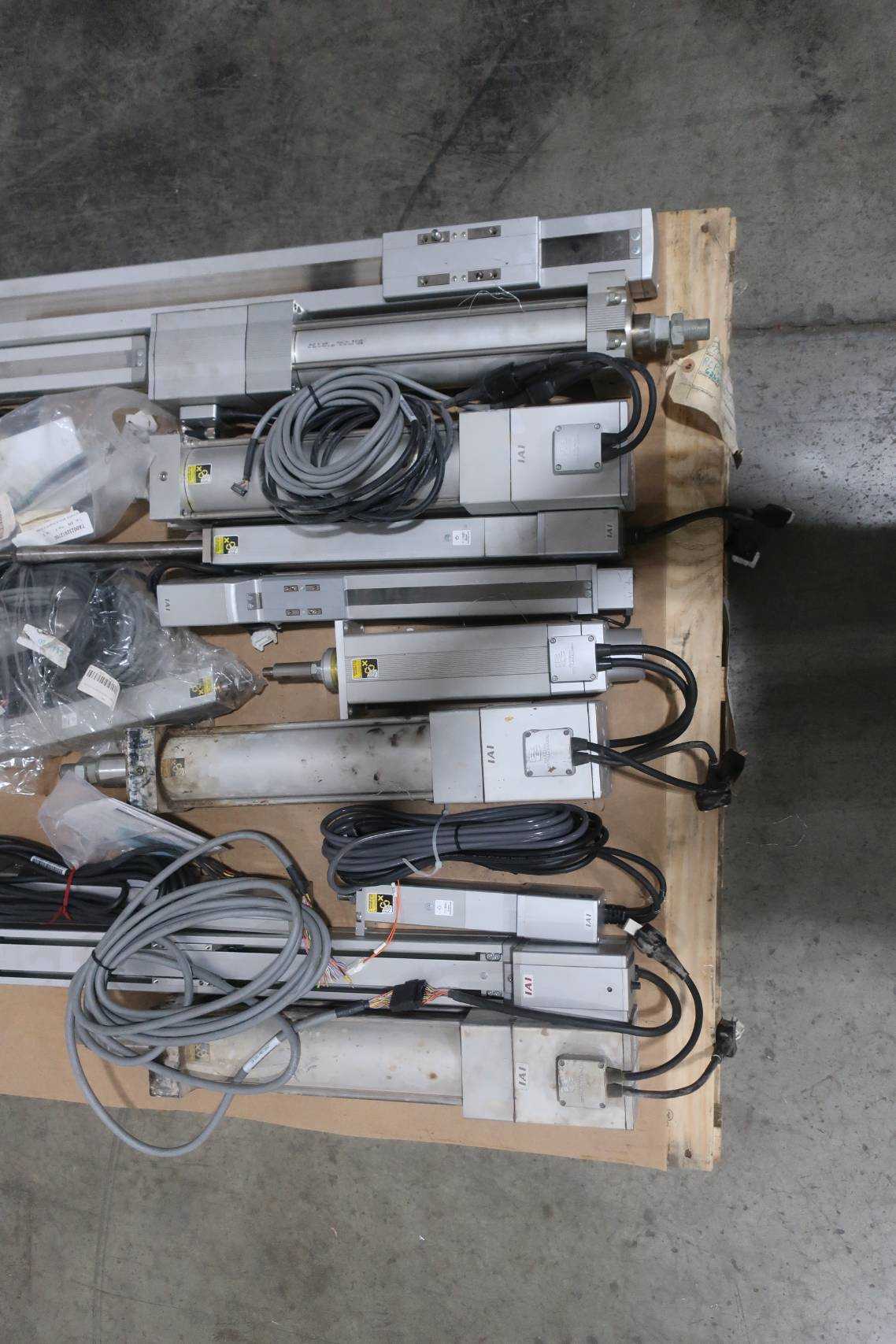 SKU 1743880 - PALLET OF ASSORTED LINEAR SERVO MOTORS AND ACTUATORS - LINEAR SERVO MOTORS
