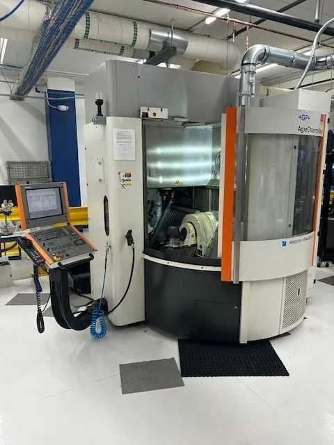 2011 Mikron HSM-400U LP 5-Axis Vertical Machining Center With Heidenhain Control - VERTICAL MACHINING CENTERS