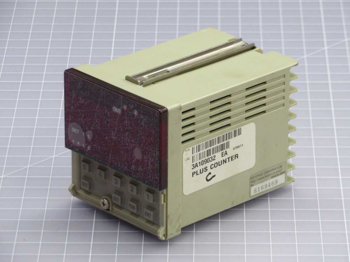 KEYENCE RC2-22 ELECTRONIC PRESET COUNTER T261026 - ELECTRICAL COUNTERS