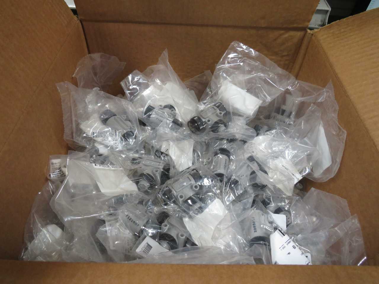 LOT OF 50 BRAD CONNECTIVITY 1300350057 DN3020 STANDARD CIRCULAR CONNECTOR MC 5P TEE PASSIVE T173413 - ELECTRICAL COMPONENTS