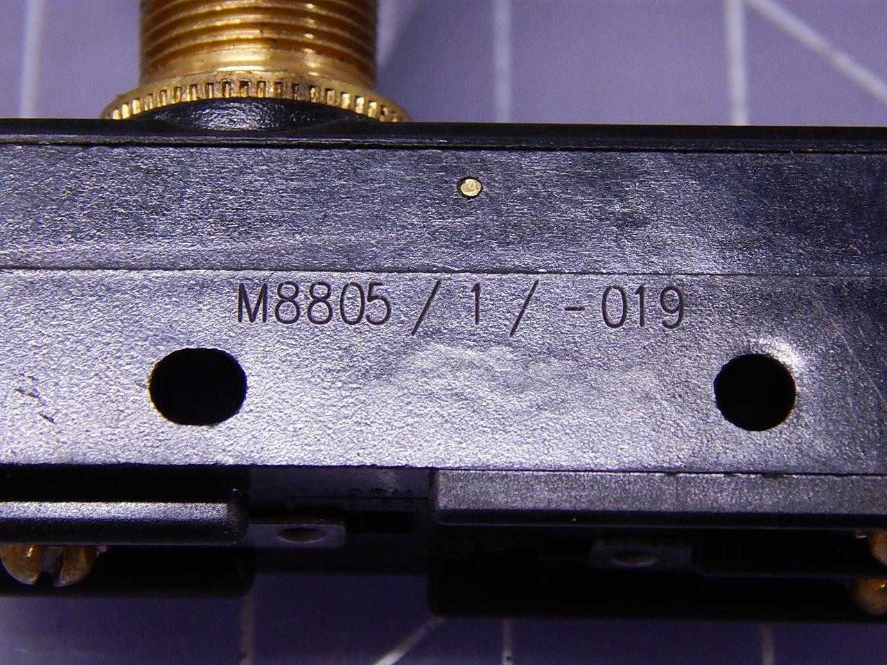 Lot Of 150 Micro Switch M8805/1/-019 Basic Snap Action Switches T104555 - SWITCHES