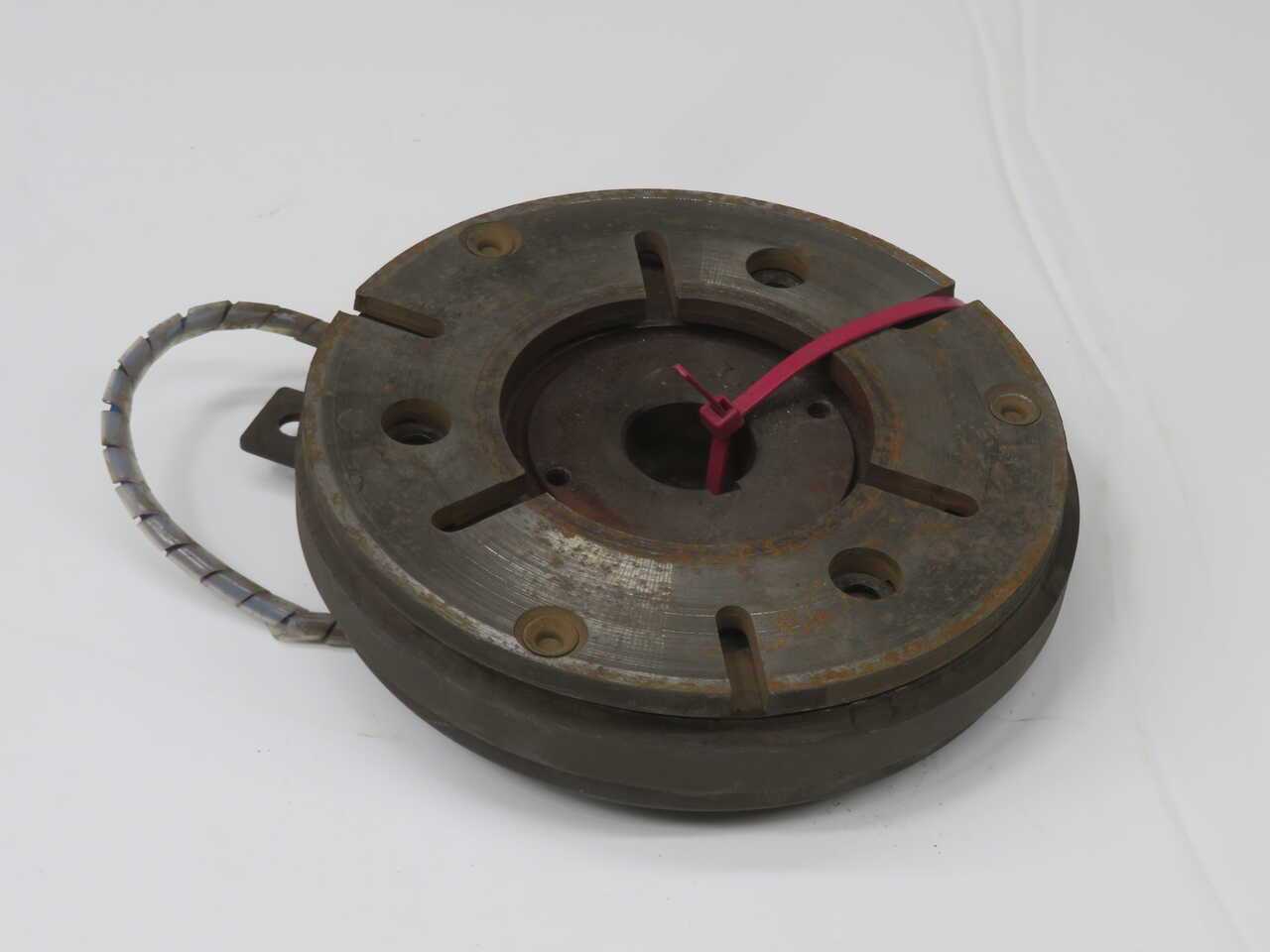LOT OF 2 INDUSTRIAL ELECTRONIMAGNETIC CLUTCHES T272141 - BRAKES & CLUTCHES