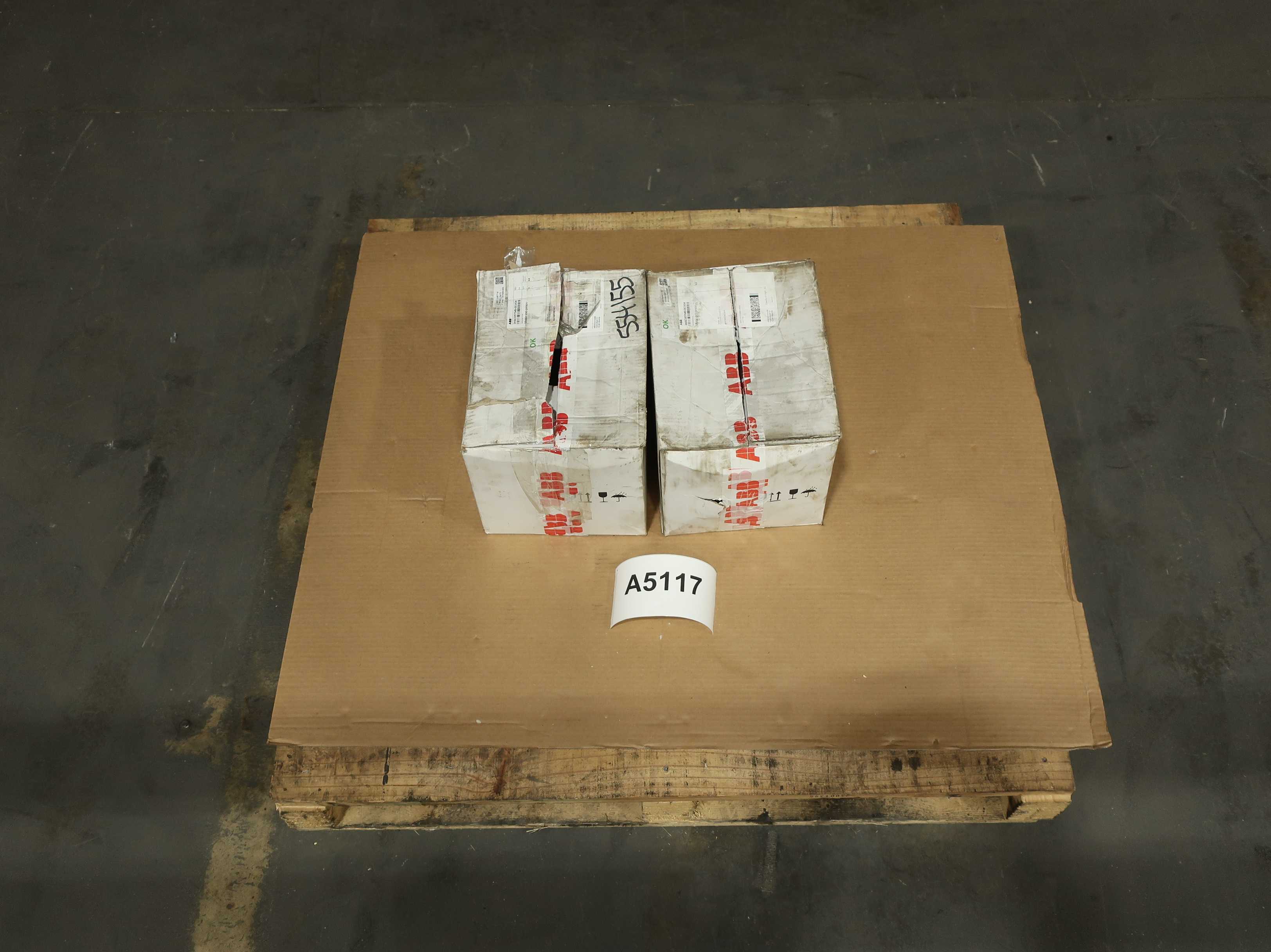 LOT OF 2 ABB SERVO MOTORS - SERVO MOTORS