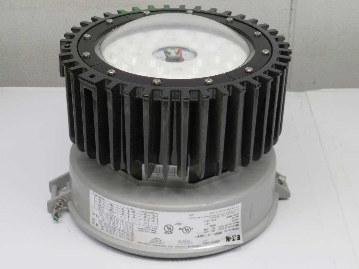 EATON VMVL-3-UNV1 LED LIGHT FIXTURE T198658 - LIGHT FIXTURES