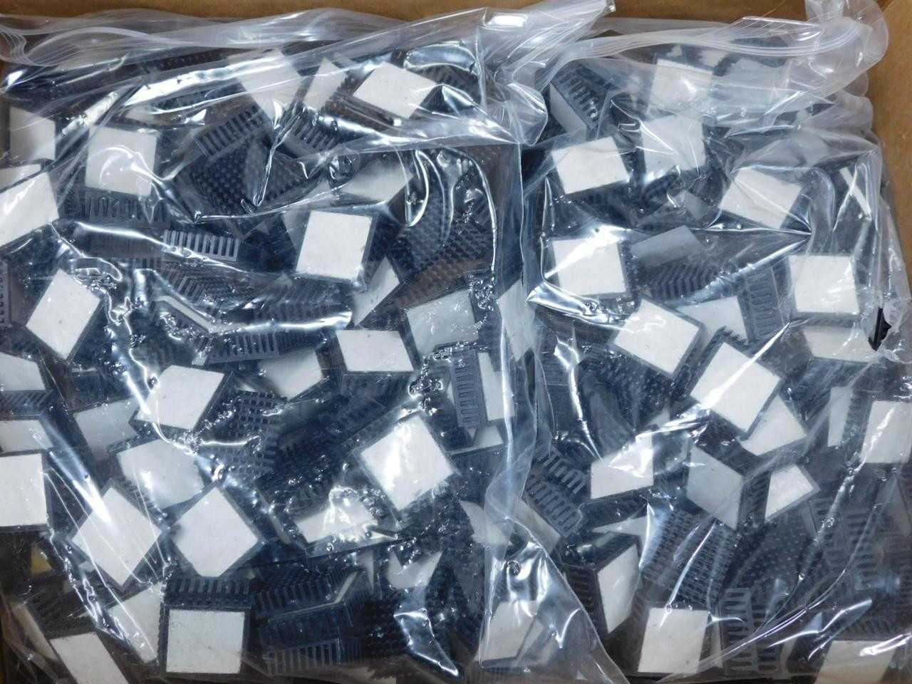 LOT OF 800 HEATSINKS T133402 - HEAT SINKS