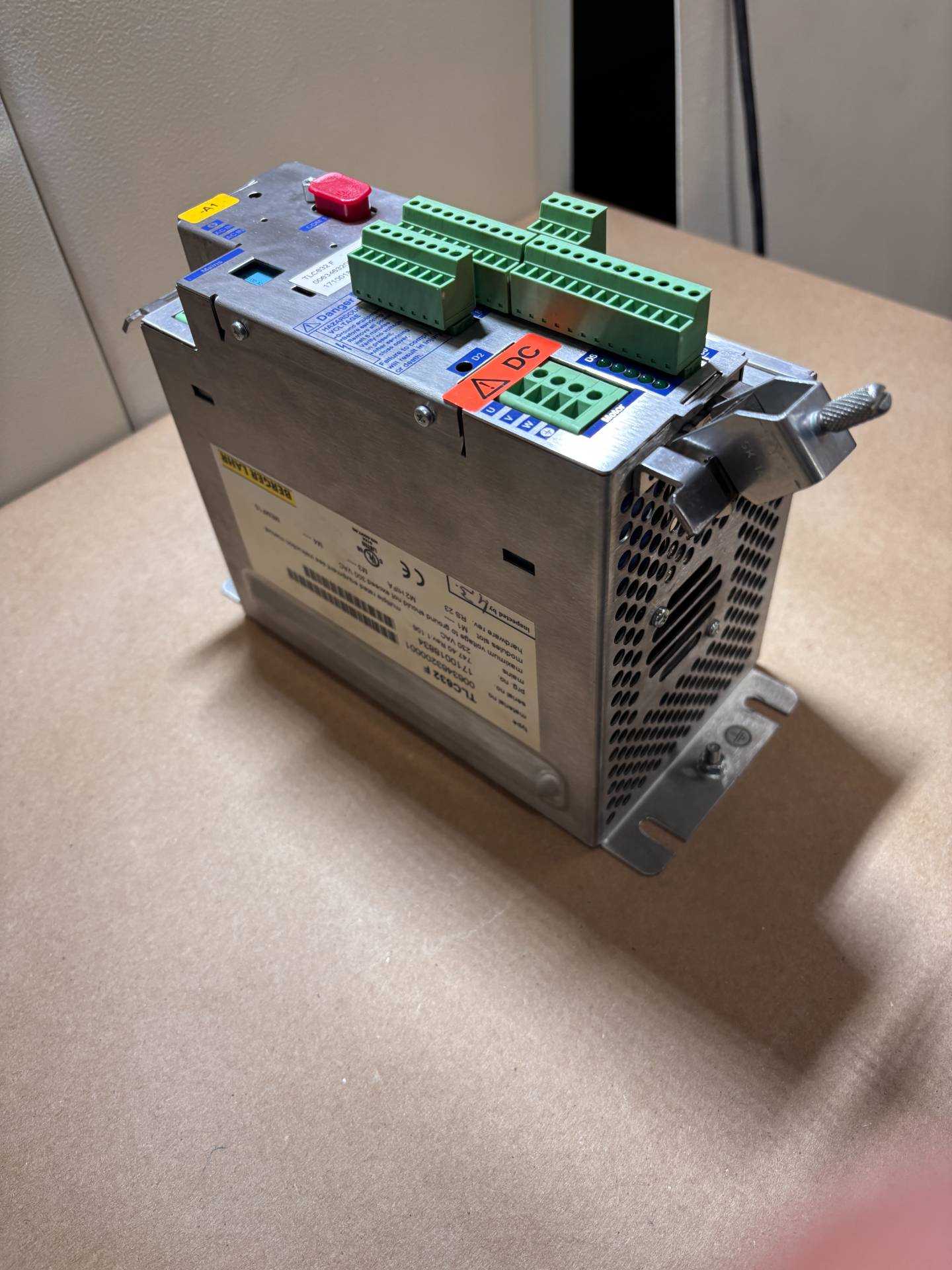 HIGH-PERFORMANCE BERGER LAHR TLC632 F AC SERVO DRIVE FOR PRECISION CONTROL - SERVO DRIVES