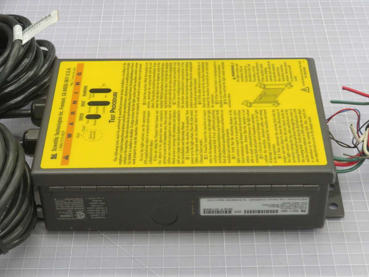 STI LCC-FB-AC1-U 70027-1000 LIGHT CURTAIN CONTROLLER T247306 - INDUSTRIAL PARTS