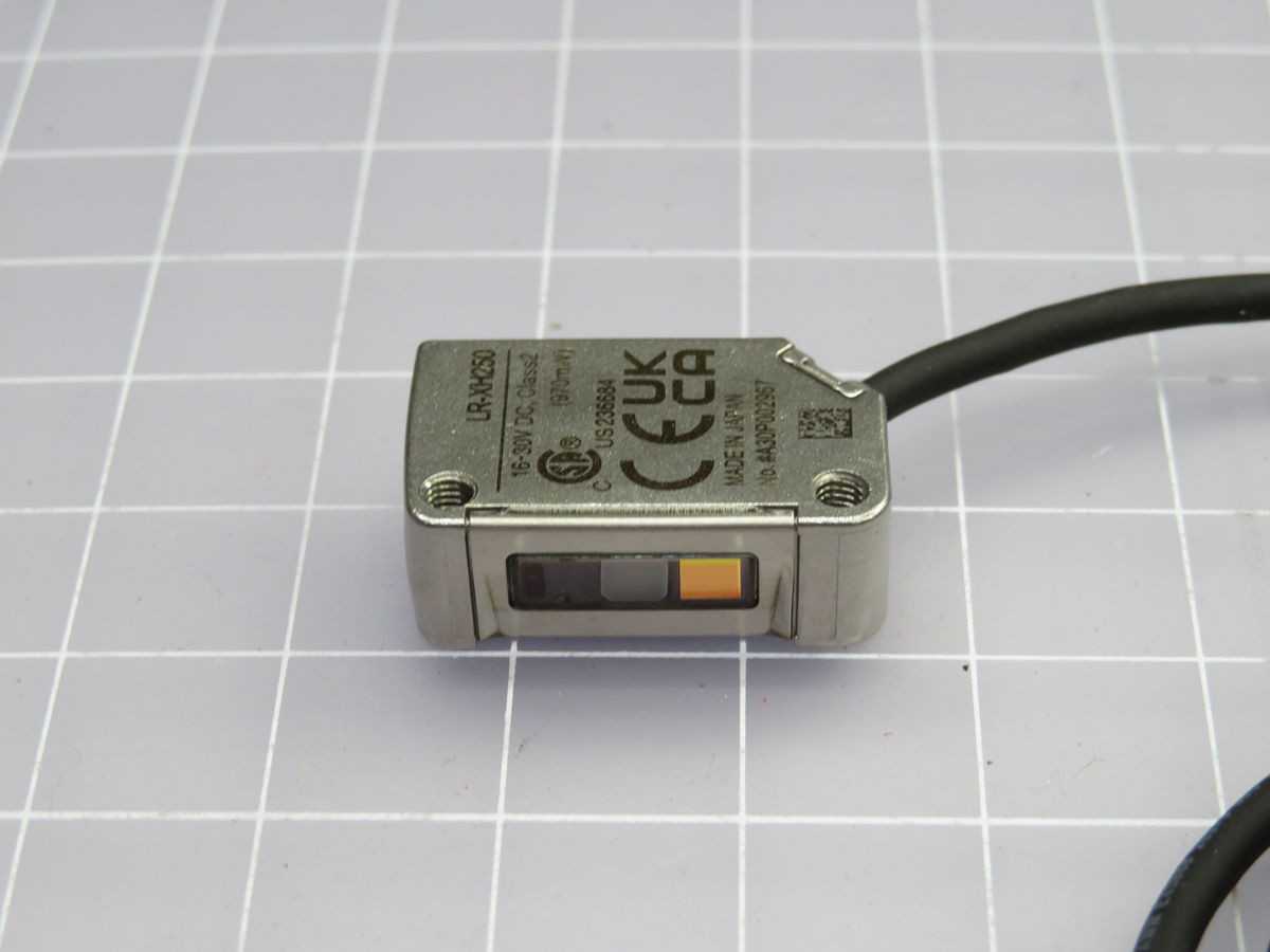 KEYENCE LR-XH250 COMPACT LASER SENSOR HEAD T256867 - SENSORS