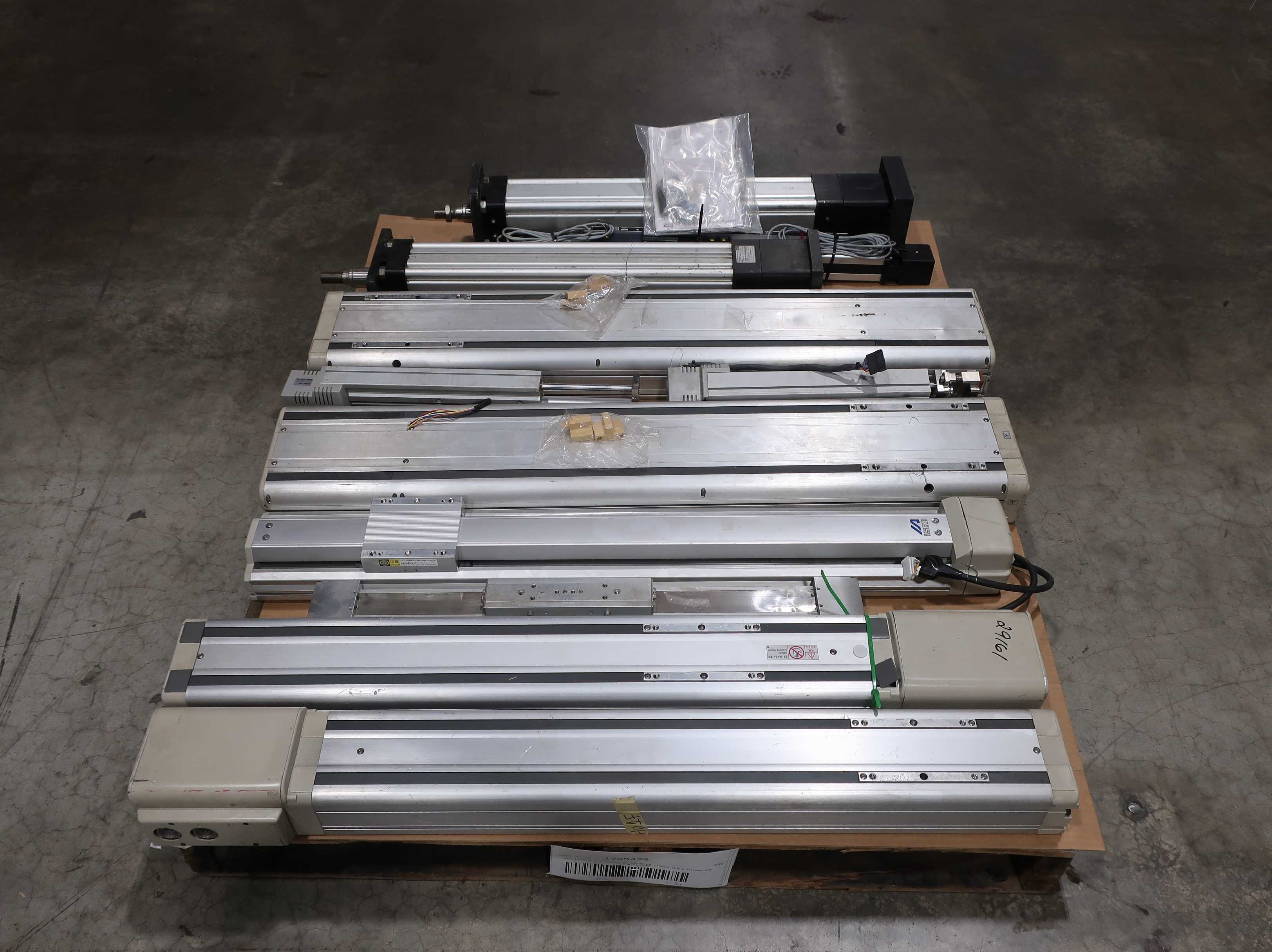 SKU 1785496 - 1 PALLET OF ASSORTED LINEAR SERVO MOTORS AND ACTUATORS - LINEAR SERVO MOTORS