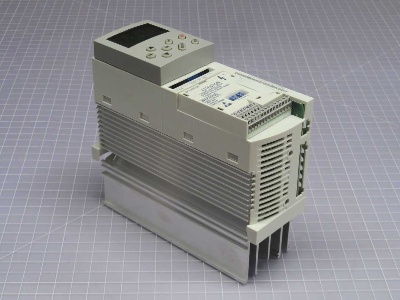Lenze E82EV751_2B Frequency Inverter Drive - High Efficiency Control Solution - MOTOR DRIVES