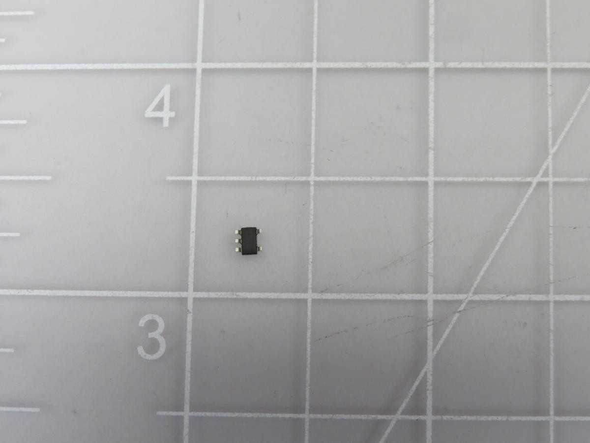 LOT OF 2000 ANALOG DEVICES 7629478 STK JJ-071 IC VOLTAGE REGULATOR ADP122AUJZ T193578 - ELECTRICAL COMPONENTS