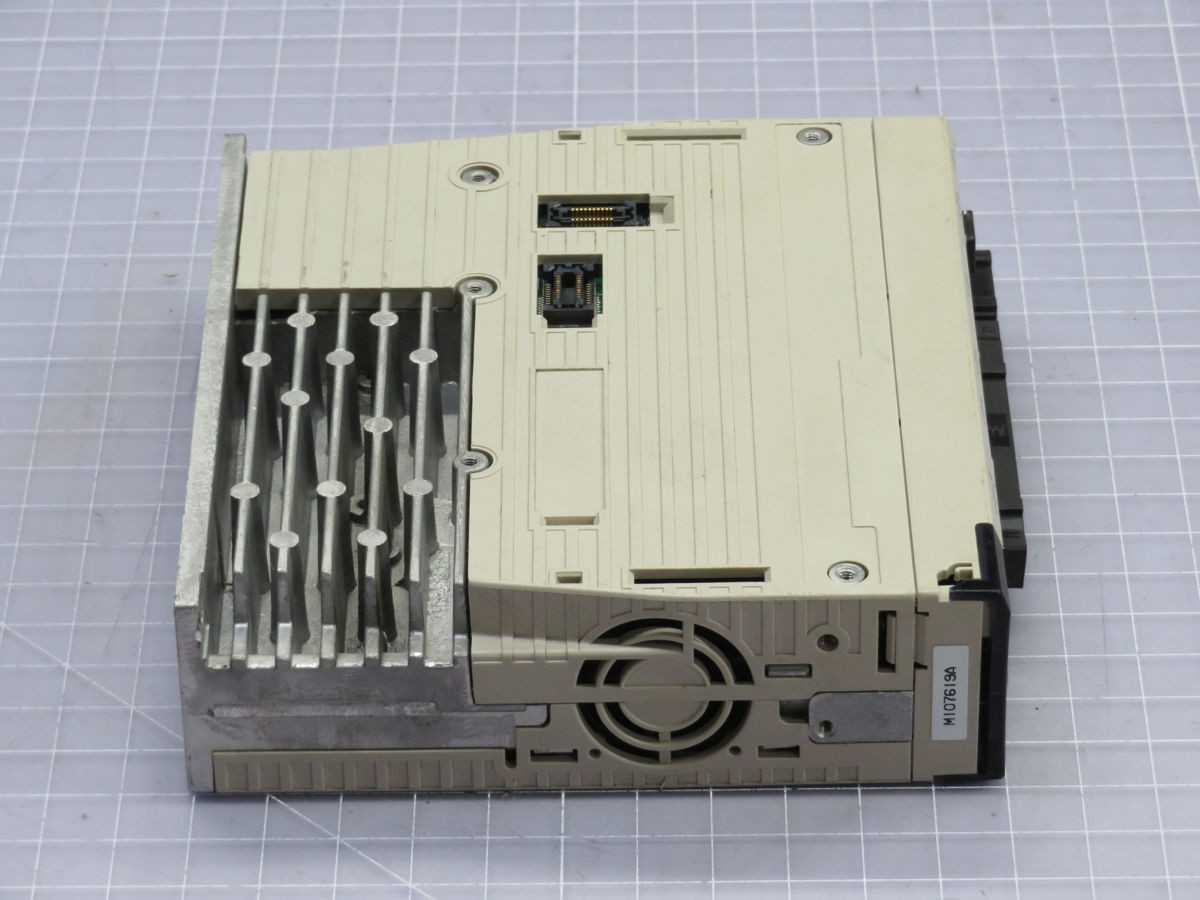 YASKAWA SGDV-R90A11A SERVOPACK SERVO DRIVE T256119 - SERVO