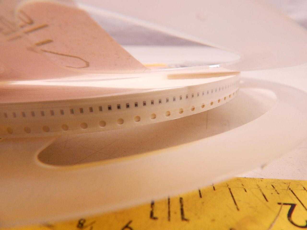 LOT OF 10000 ERJS02F5901X THICK FILM RESISTORS SMD 0402 5.9KOHMS 1% ANTI-SULFUR T78120 - ELECTRICAL COMPONENTS