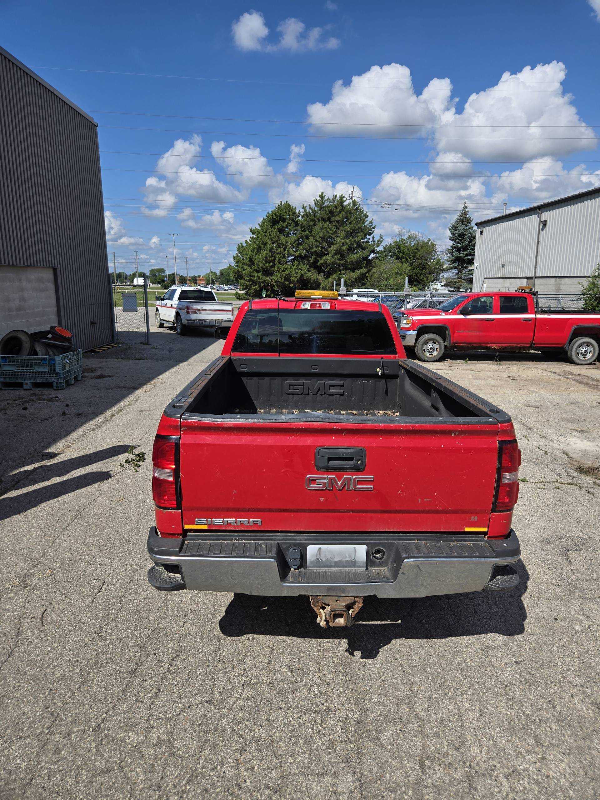 2016 GMC Sierra 2500 4x4 Extended Cab Pickup Truck, 6.0L V8, 360 HP, 8 Ft Bed - PICKUP TRUCKS