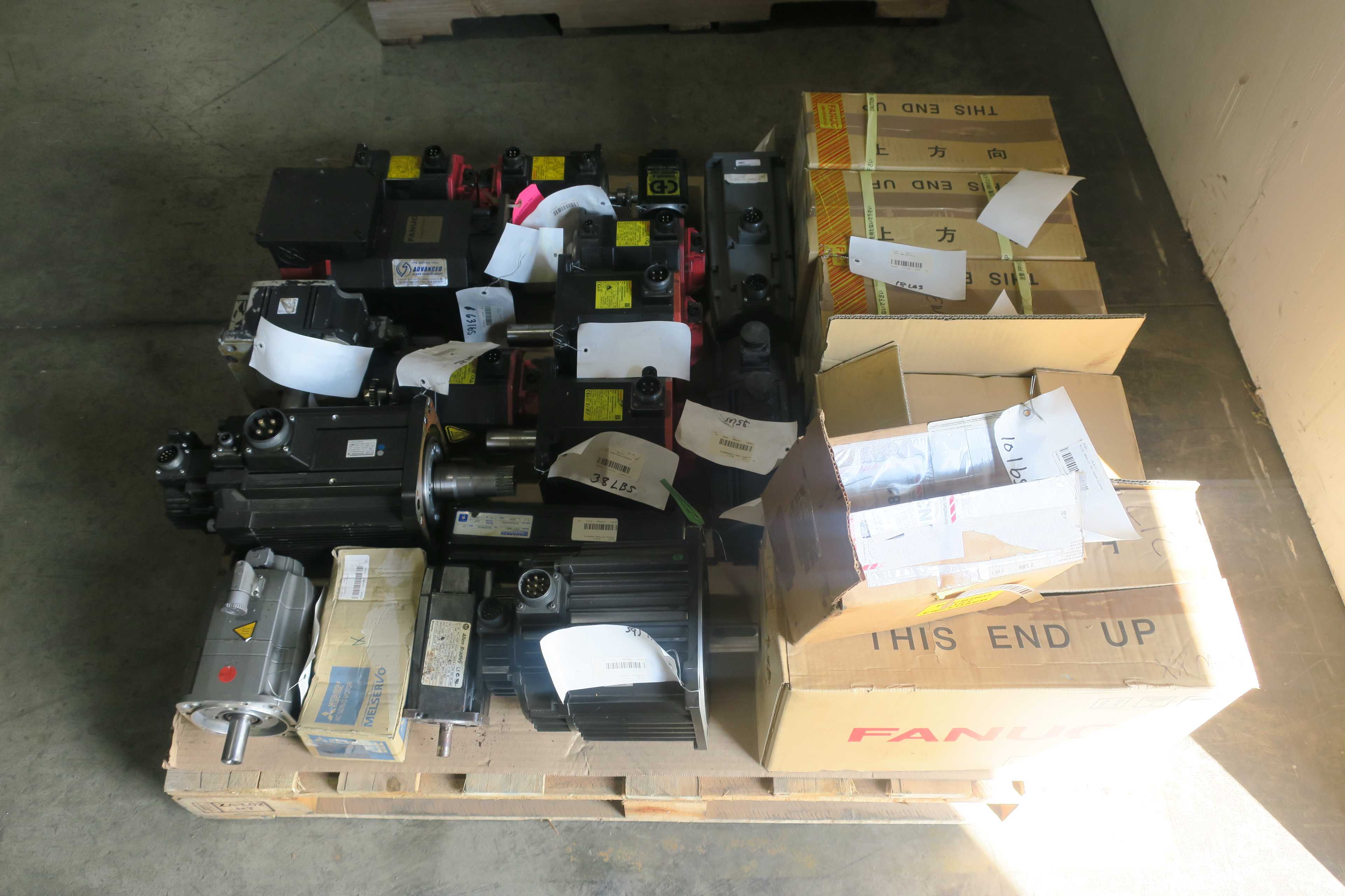SKU 1785492 - 2 PALLETS OF ASSORTED SERVO MOTORS - SERVO MOTORS