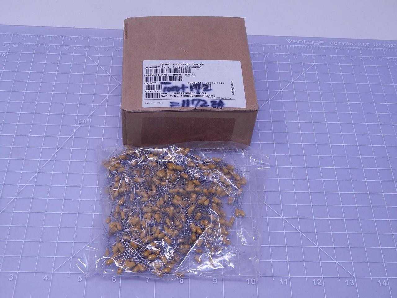 LOT OF 500 VISHAY 199D226X06R3CA1 TANTALUM CAPACITORS - SOLID LEADED 22 UF 6.3 VOLTS 20 % C CASE RAD - ELECTRICAL COMPONENTS