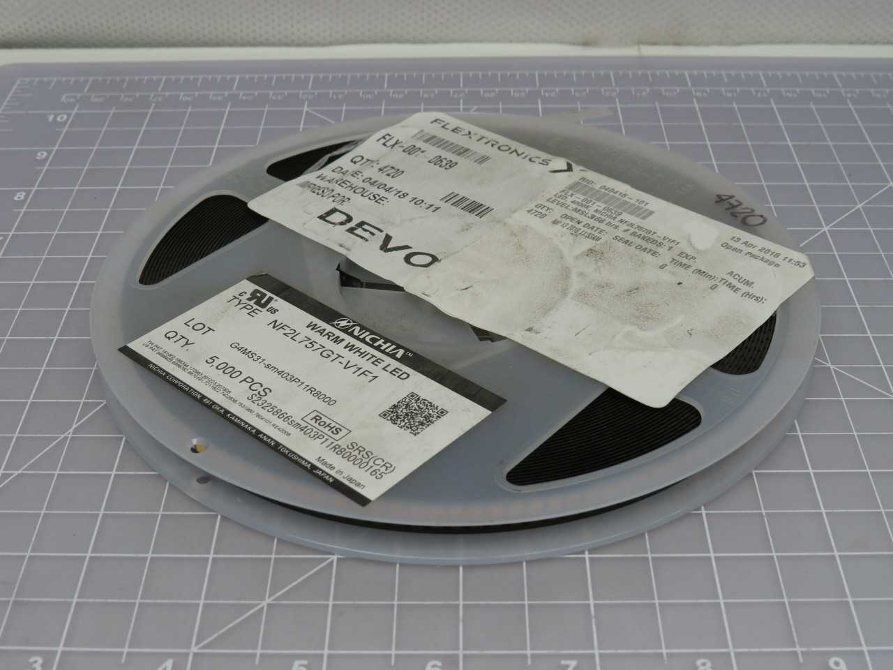 LOT OF 4600 NICHIA FLX-001-0639 NF2L757GT-V1F1 MID POWER WARM WHITE LED CHIP WITH DATA SHEET T171475 - LIGHTING