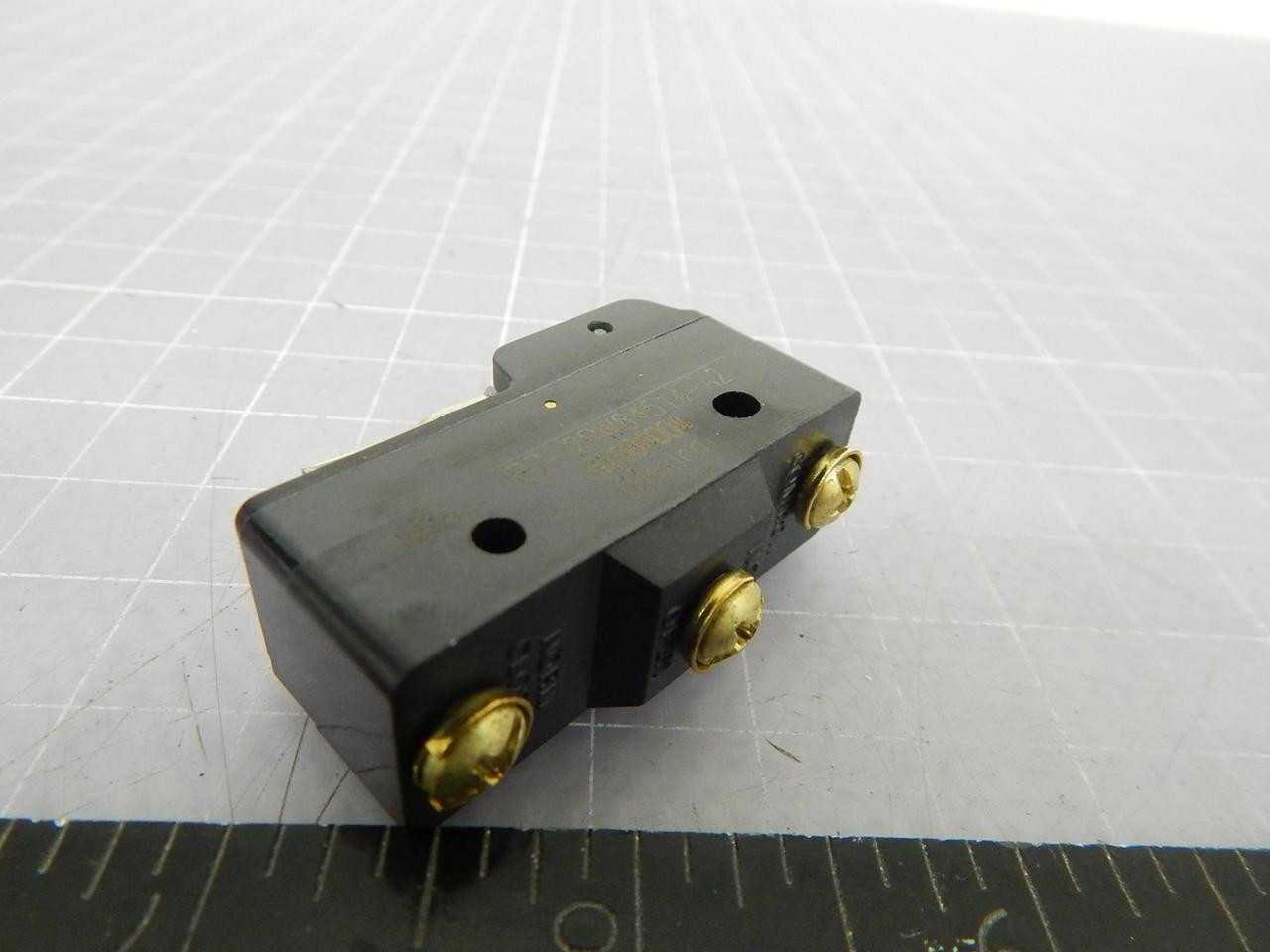 LOT OF 94 MICRO SWITCH BZ-2RW84514-A2 BASIC / SNAP ACTION SWITCHES T103016 - SWITCHES