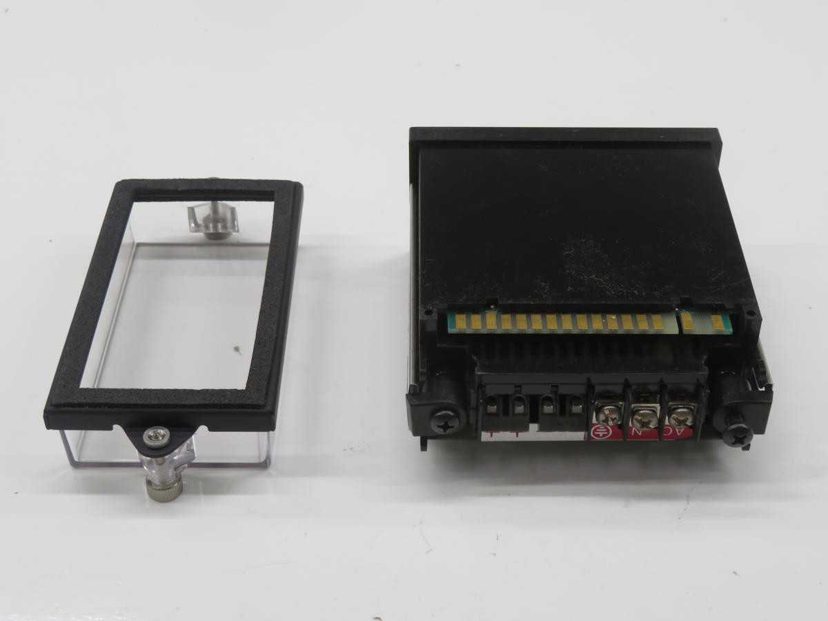 NEWPORT 2002B-PL PANEL METER T229638 - PANEL METERS