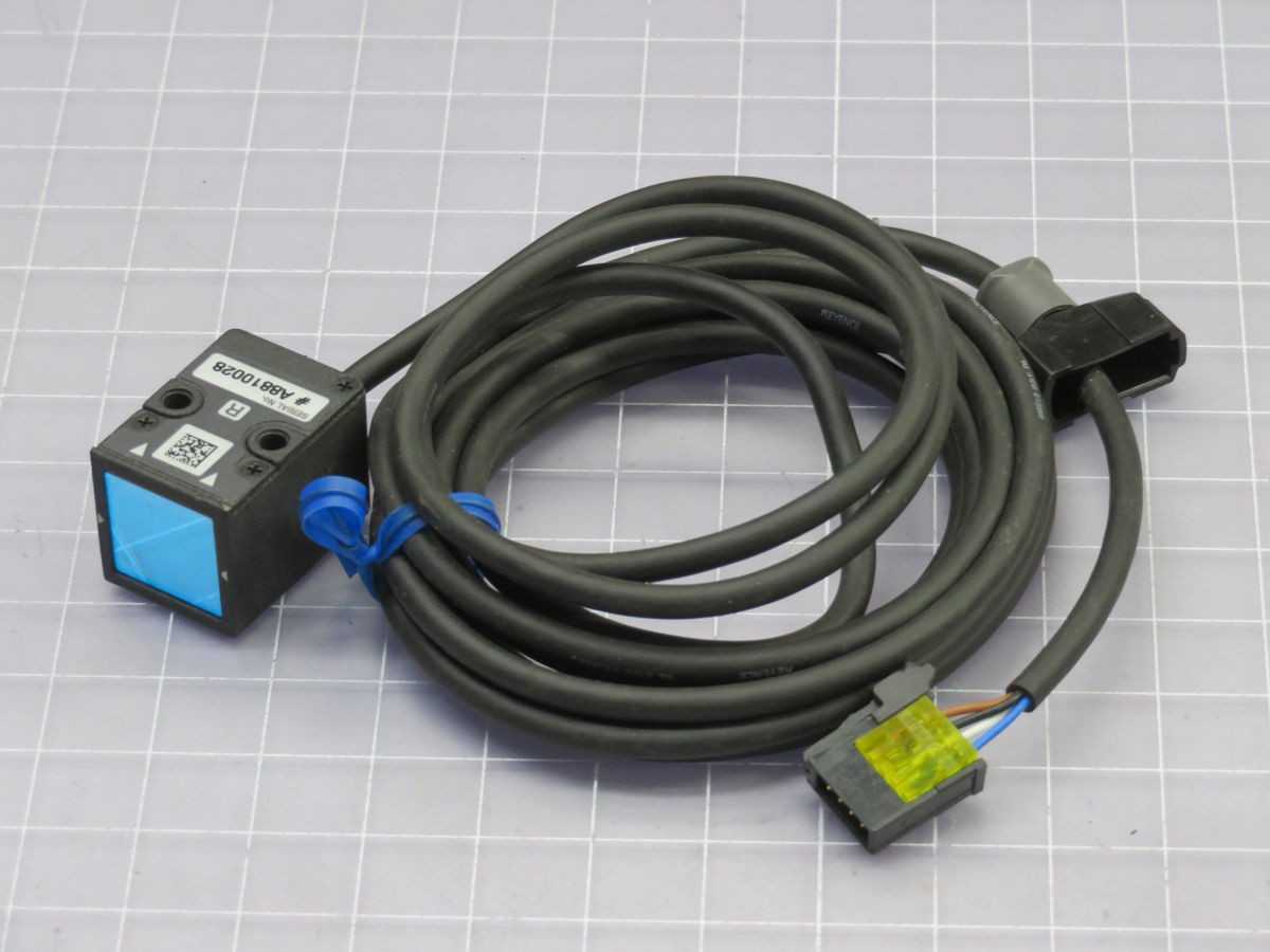 KEYENCE IB-10 SENSOR HEAD T255625 - SENSORS