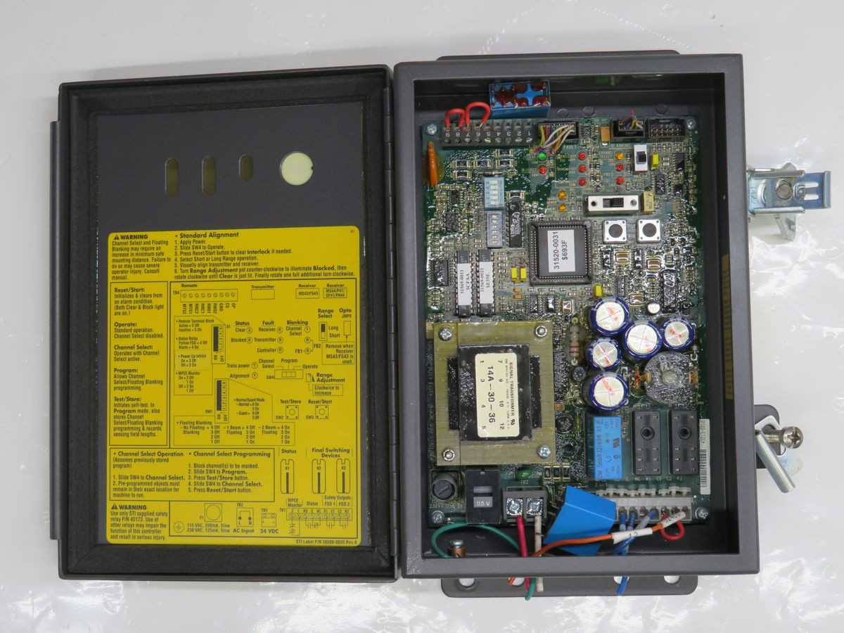 STI LCC-FB-AC1-U Light Curtain Controller T247577 - Reliable Safety Solution - INDUSTRIAL PARTS