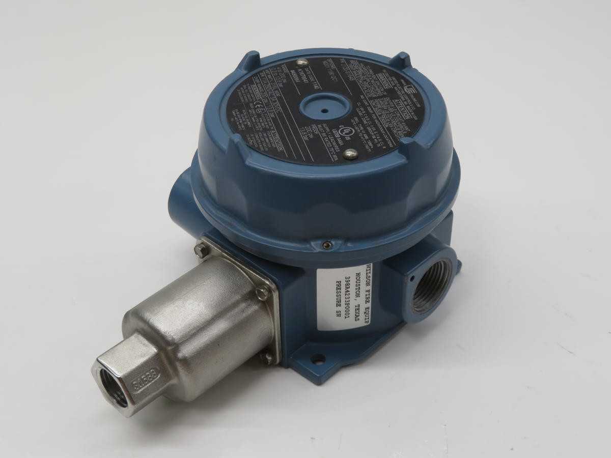 UNITED ELECTRIC J120-S164B PRESSURE SWITCH T243607 - SWITCHES