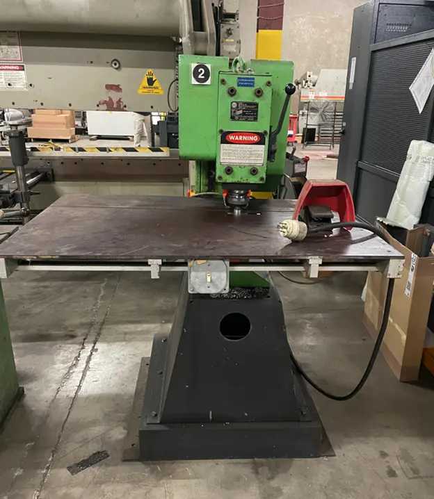 1983 MUBEA KL-350 SINGLE END PUNCH, 38T, 8 INCH THROAT, 2 HP, 72 SPM - SHEET METAL EQUIPMENT