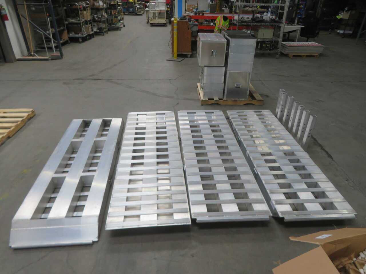 LOT OF 20 PCS LANDSPORT ALUMINUM LOADING RAMPS - INDUSTRIAL PARTS