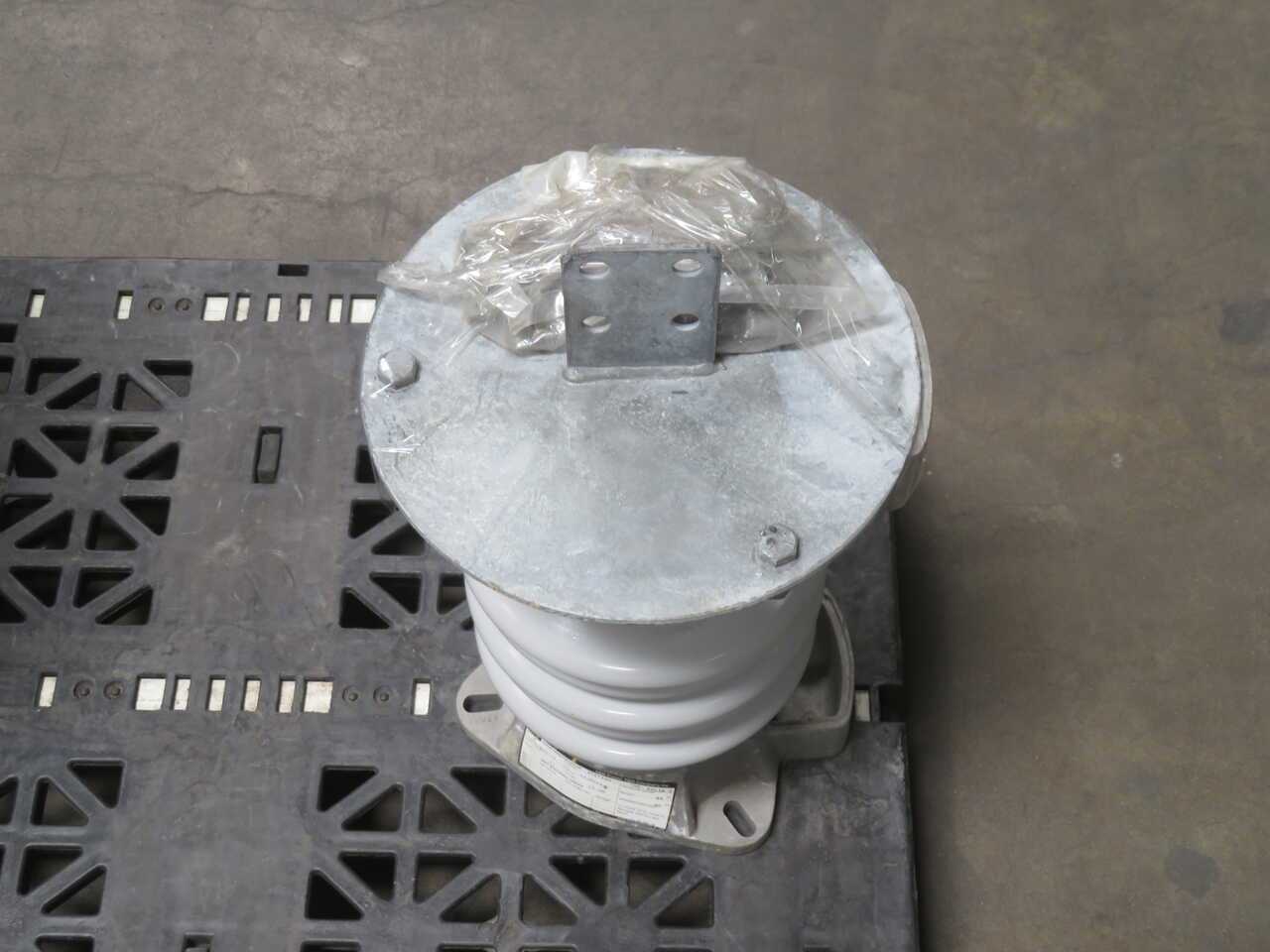 ABB Q021MA017A Solid State Intermediate Class Surge Arrester T272023 - SURGE SUPPRESSOR