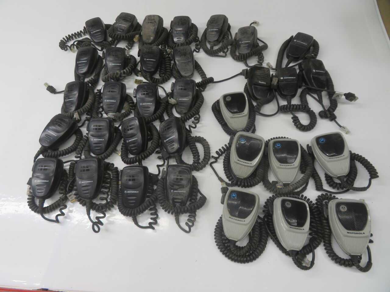 LOT OF 30 MOTOROLA HMN 1035C HEAVY DUTY PALM MICROPHONE T270751 - OPERATOR CONTROLS