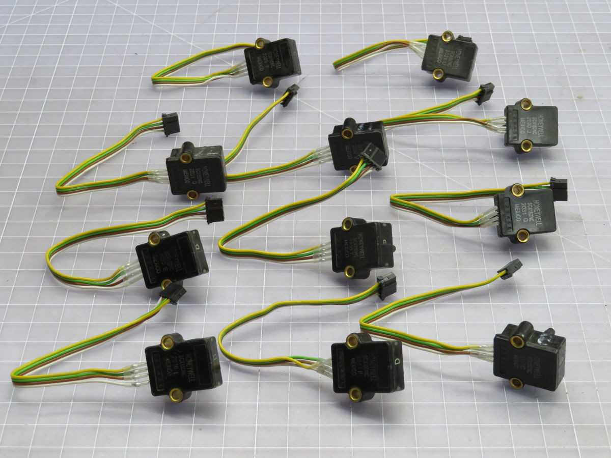 LOT OF 10 HONEYWELL SCX15DNC PRESSURE SENSOR T248727 - PRESSURE TRANSMITTER