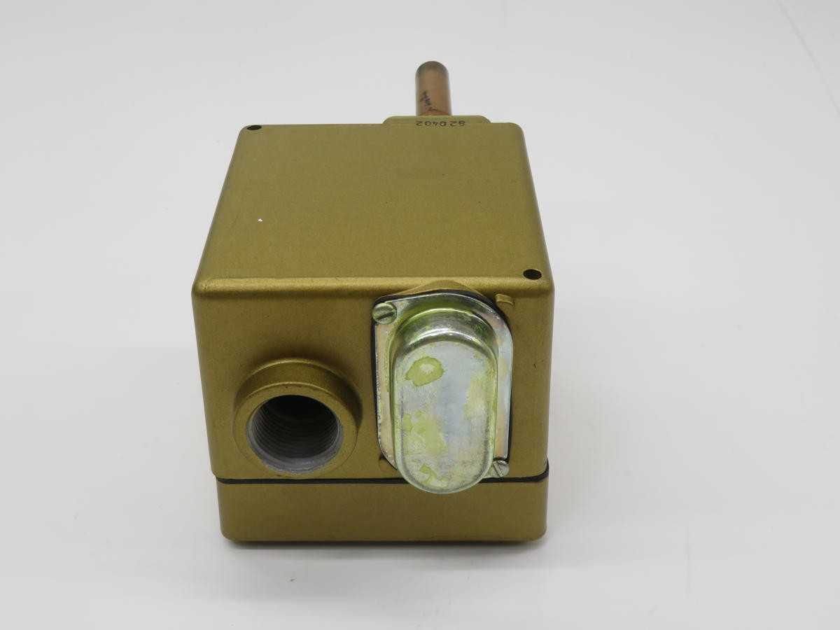 BARKSDALE L2H-H202 TEMPERATURE SWITCH T241817 - TEMPERATURE CONTROL COMPONENTS