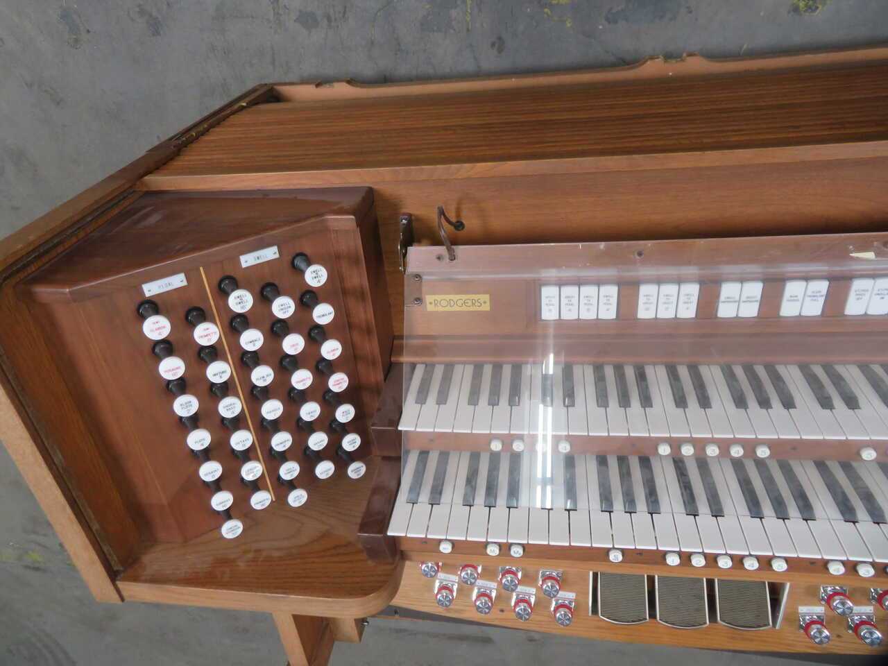 RODGERS 820 ELECTRONIC ORGAN 115/230V 50/60HZ 710W - PLANT & FACILITY