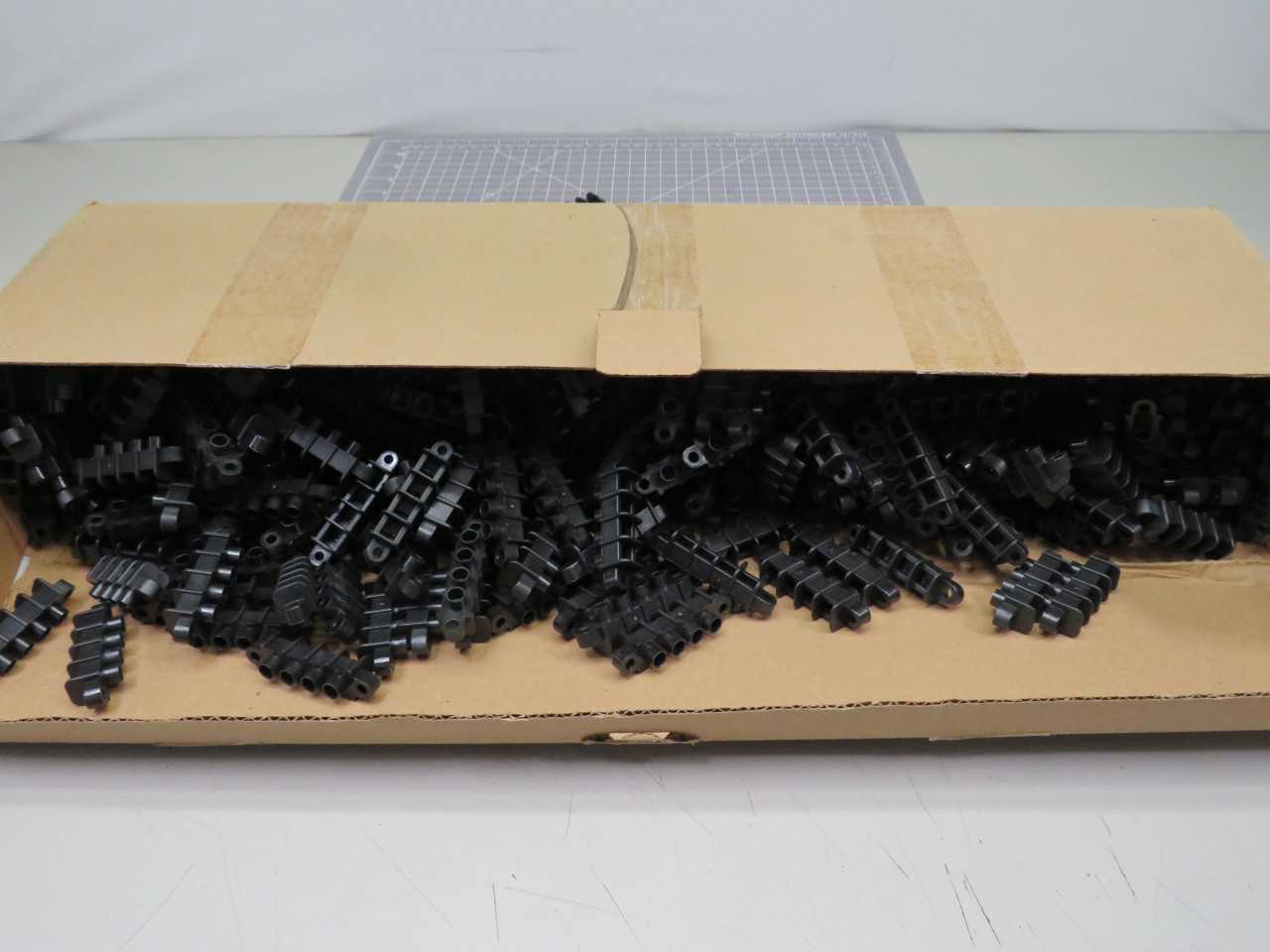LOT OF 390 MOLEX 0387481204 SR BTS INSUL 4 MOMTG TERMINAL BLOCKS T165325 - TERMINAL BLOCKS