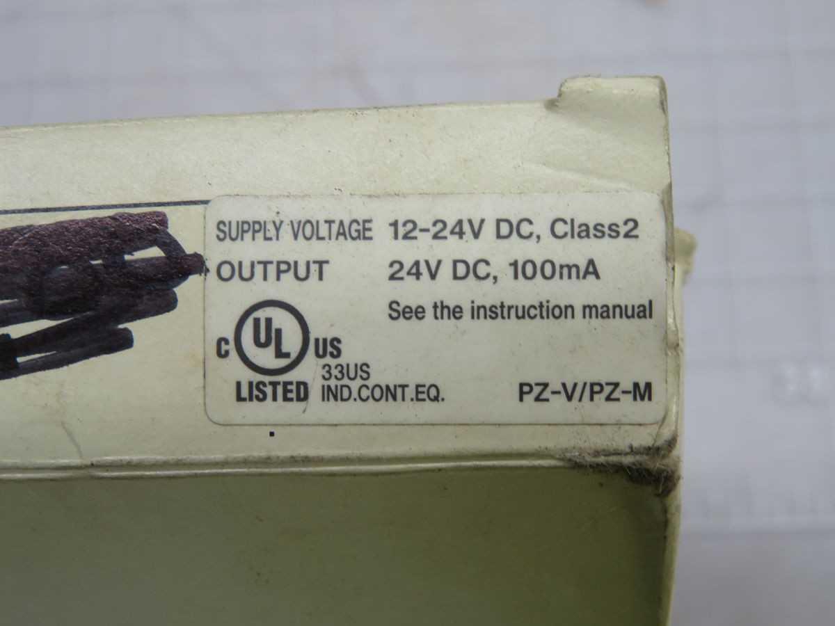 LOT OF 7 KEYENCE PZ-M71P PHOTOELECTRIC SENSOR T260019 - SENSORS