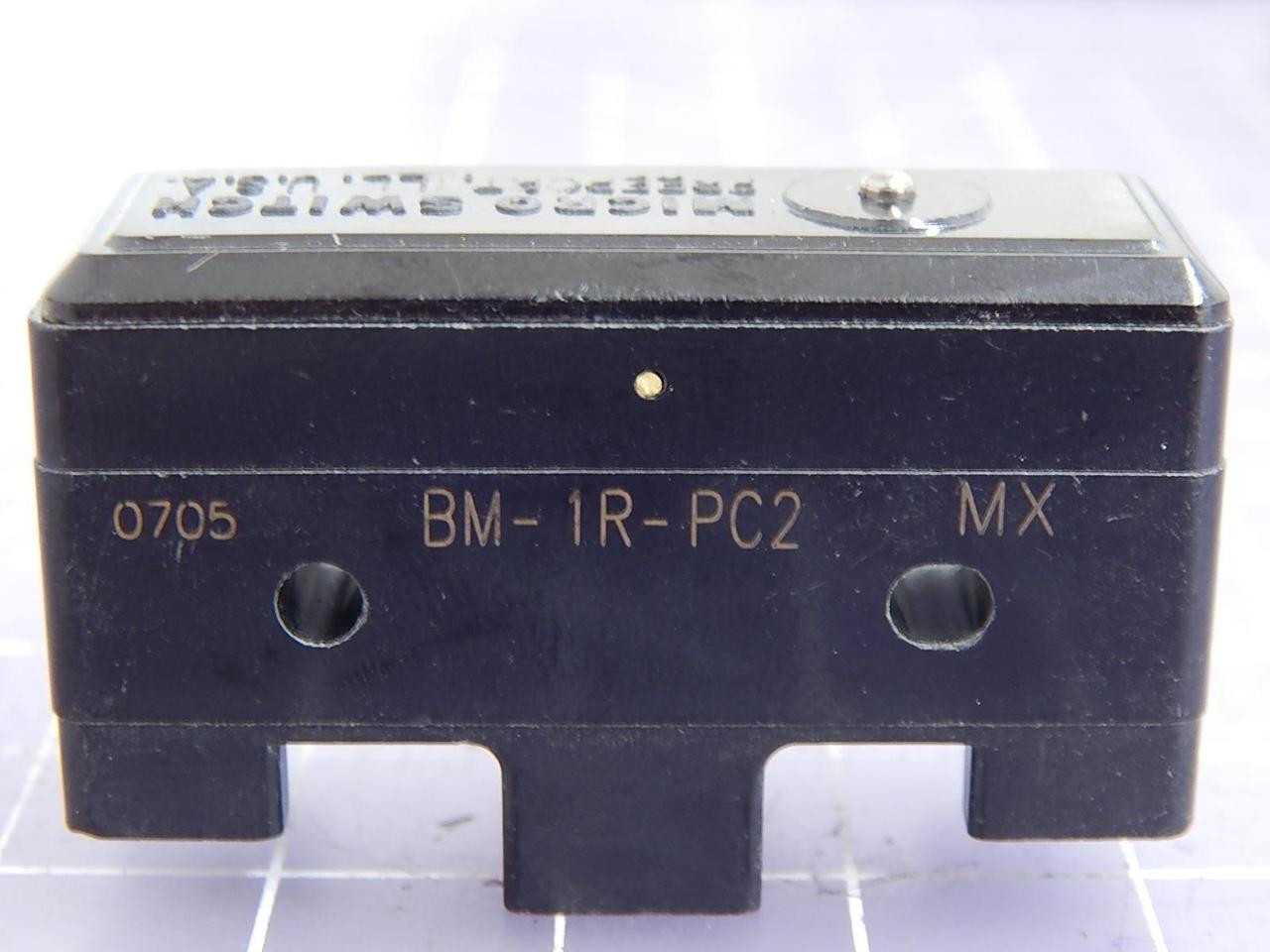 LOT OF 125 MICRO SWITCH BM-1R-PC2 BASIC / SNAP ACTION SWITCHES 22 A 125 250 OR 480 VAC T102840 - SWITCHES
