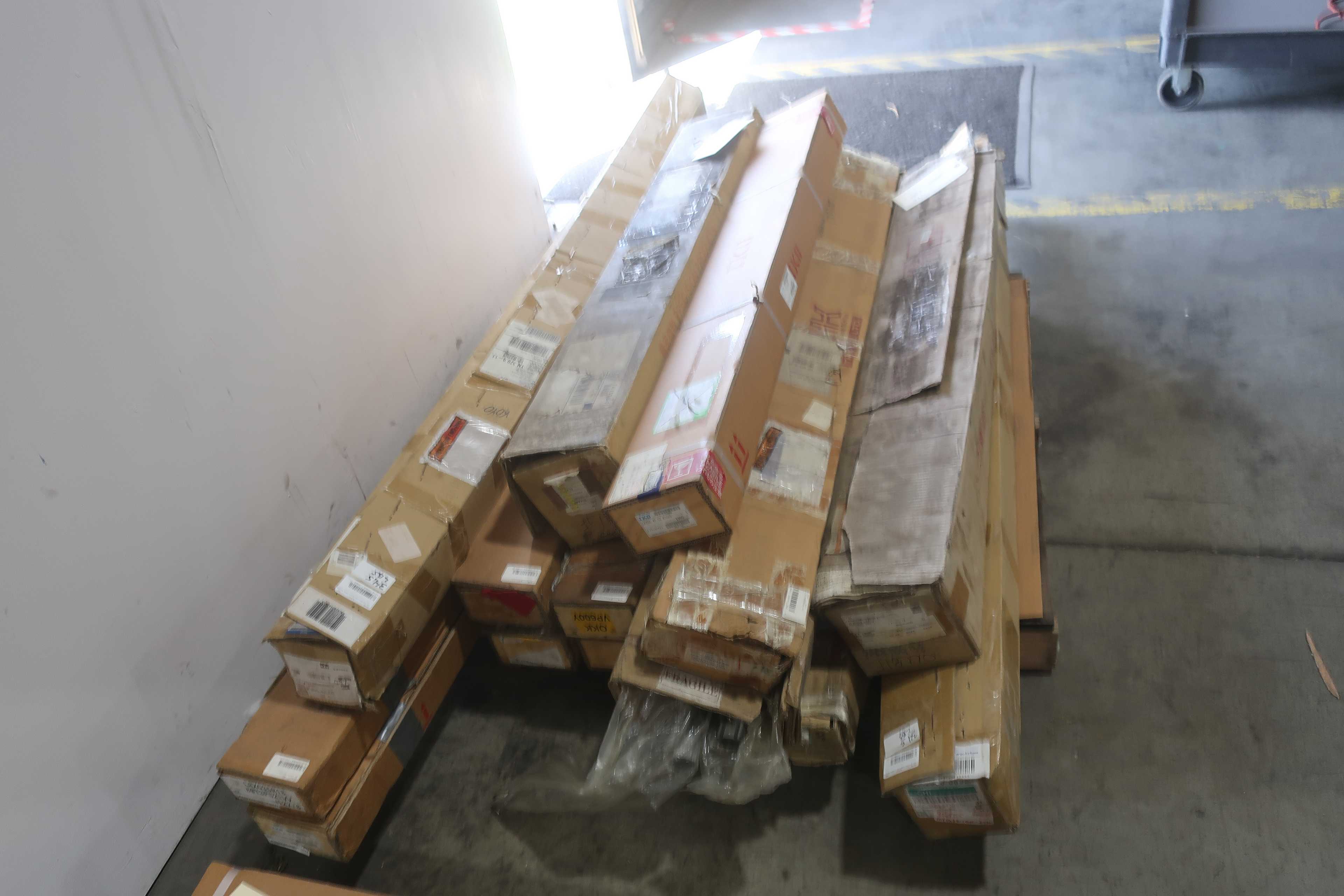SKU 1776044 - 2 PALLETS OF ASSORTED LINEAR BALLSCREWS - LINEAR BEARING