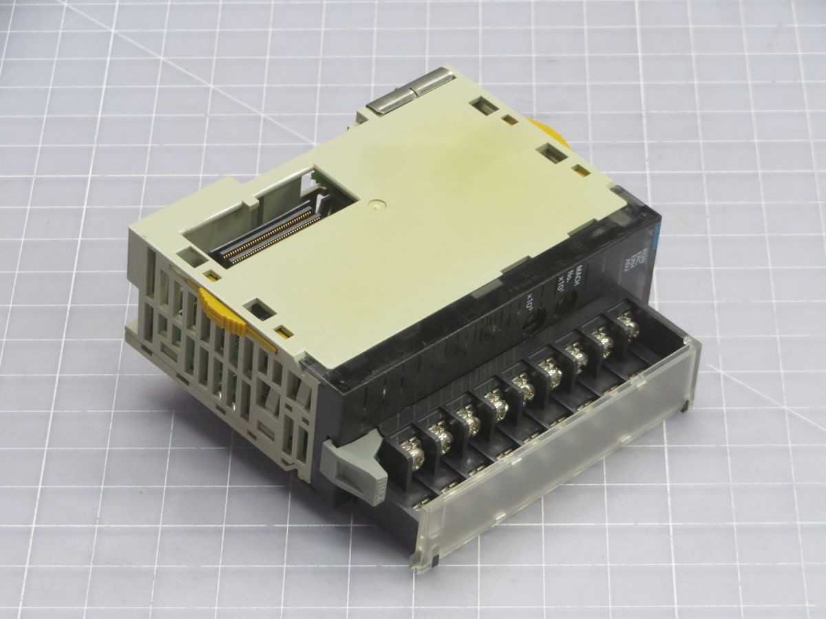 OMRON CJ1W-DA08V D/A UNIT T246358 - PLC MODULES