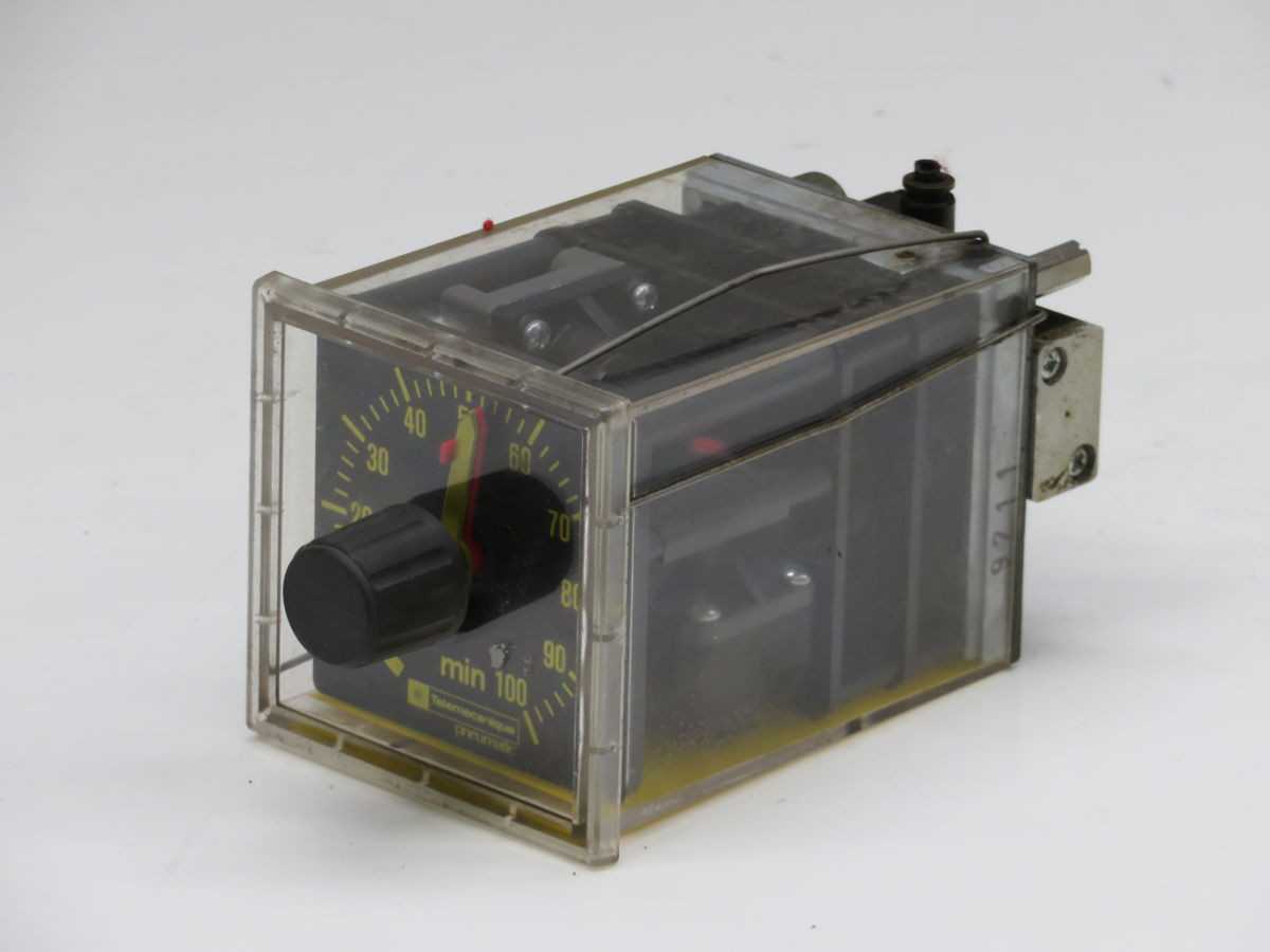 PARKER PCM-E11 PNEUMATIC TIMER T256228 - HMIS & DISPLAYS