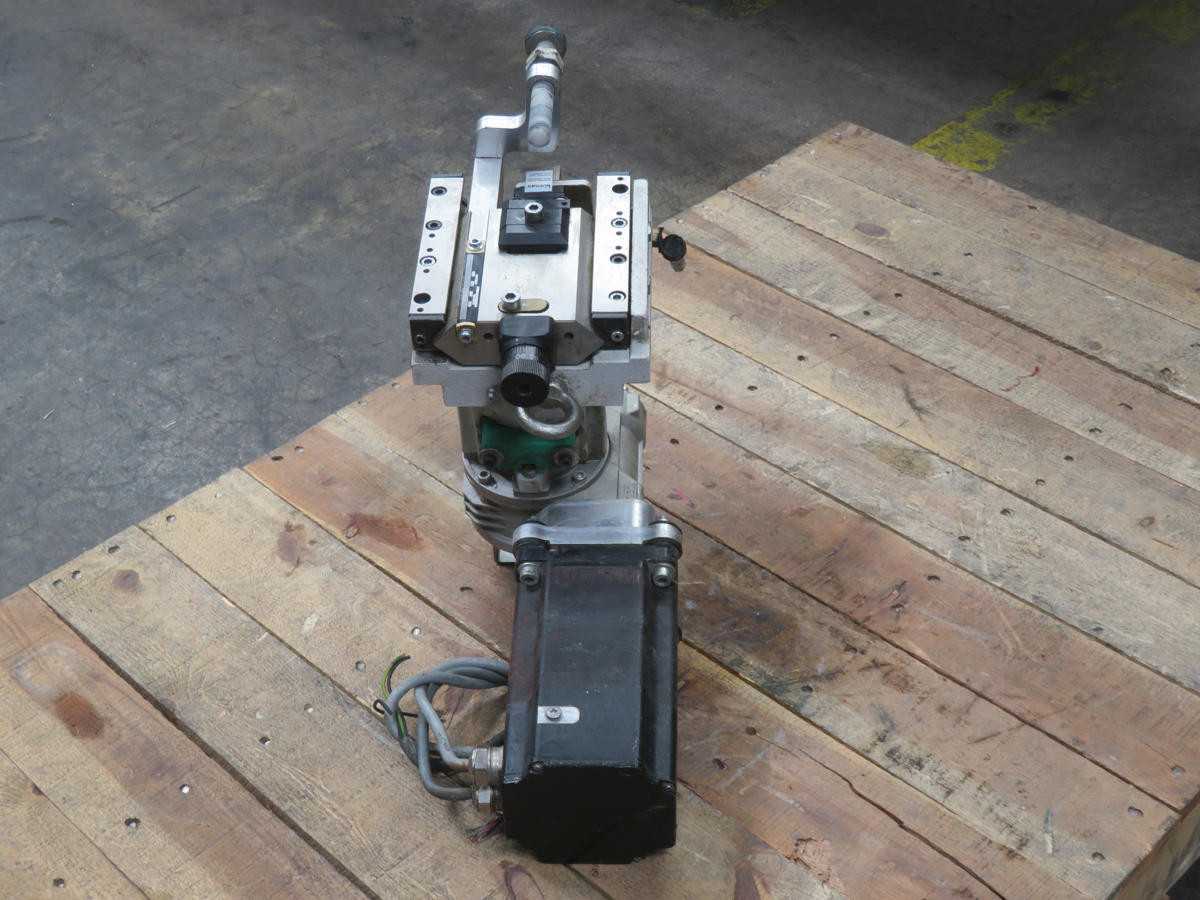 BERGER LAHR SER31117/4L6SD6CO SERVO W KOMAX ASSEMBLY T239691 - SERVO MOTORS