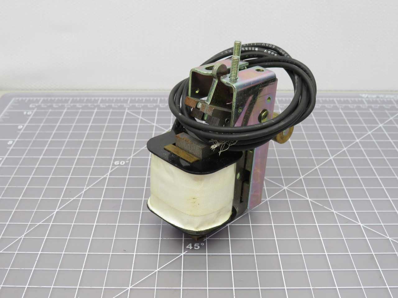GE 139C4378G104 SHUNT TRIP DEVICE T161527 - CIRCUIT BREAKERS