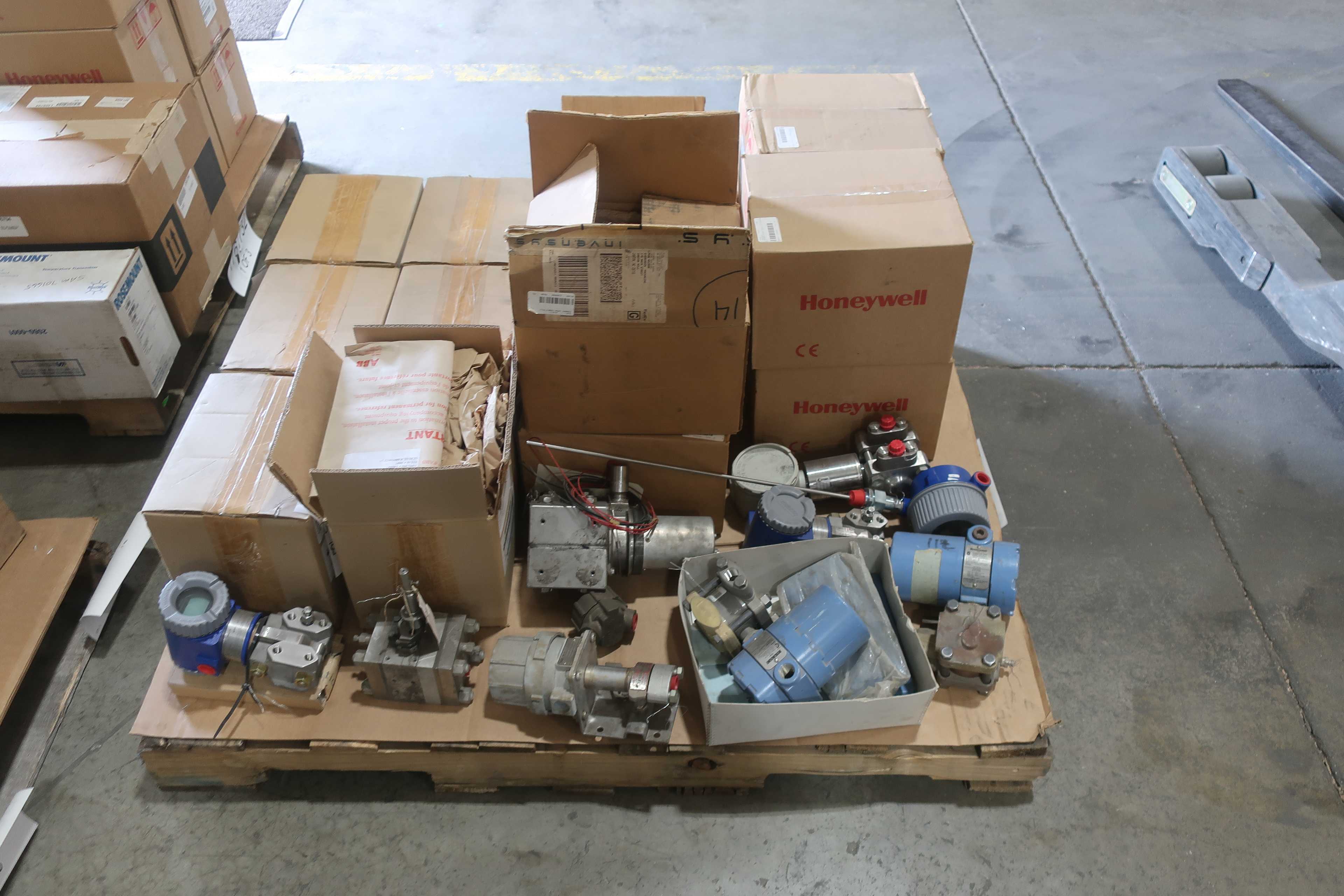 SKU 1761732 - 3 PALLETS OF ASSORTED TRANSMITTERS - INSTRUMENTATION
