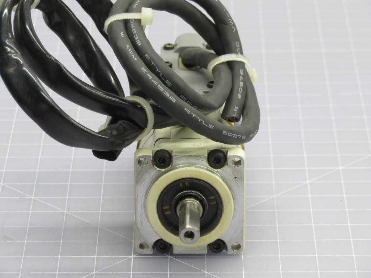 DENSO 410622-0441 MSM5AZQ6Q SERVO MOTOR T214720 - ROBOT CONTROLLERS